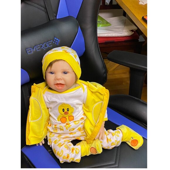 REBORN BABY DOLL BRAND NEW, IMMACULATE CONDITION, COMPLETE IN BOX FOR CHRISTMAS - Picture 9 of 11